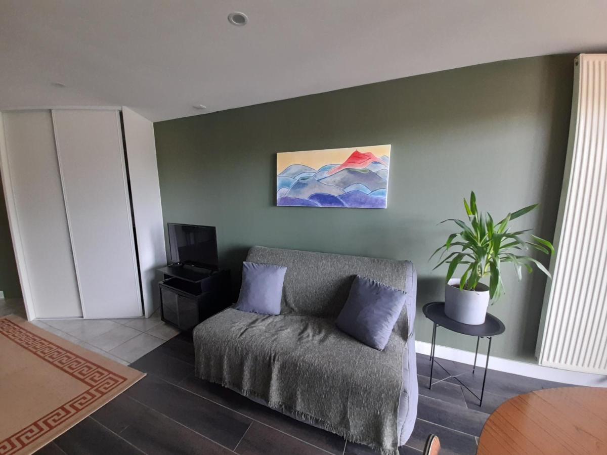 A 5 Mns Du Puy De Dome Avec Vue Imprenable Studio Rez De Jardin 24M2 Neuf A Laschamps Saint-Genès-Champanelle Εξωτερικό φωτογραφία